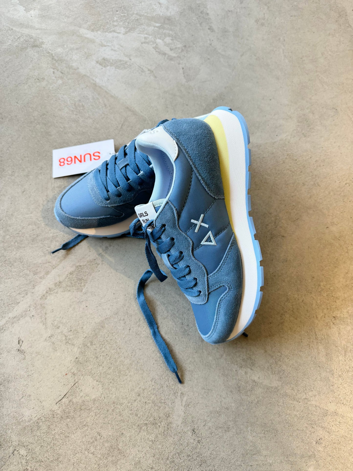 SNEAKER ALLY SOLID