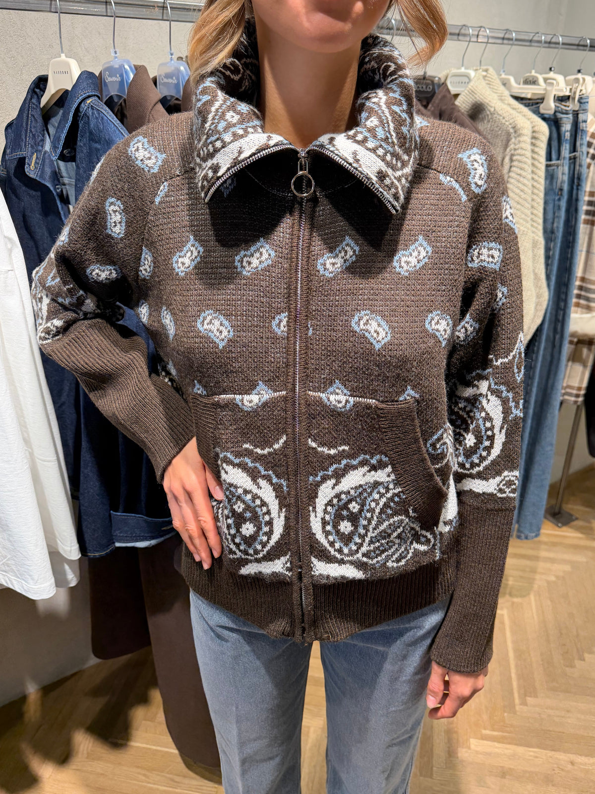 KNITWEAR