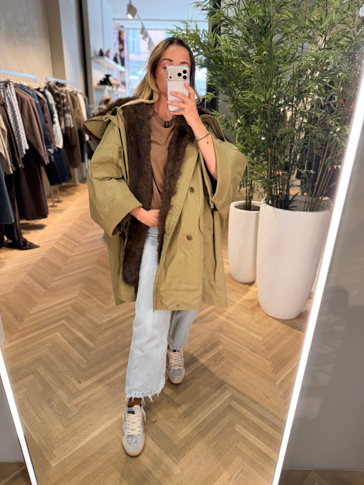 PARKA OVER CON CAPPUCCIO