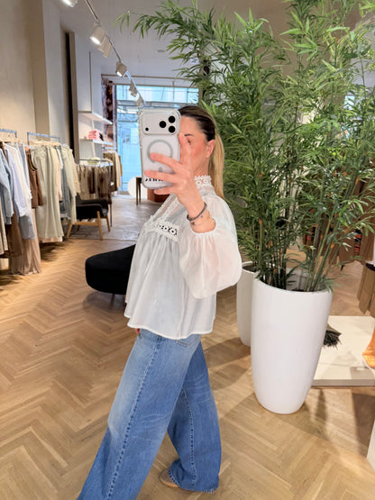 BLUSA