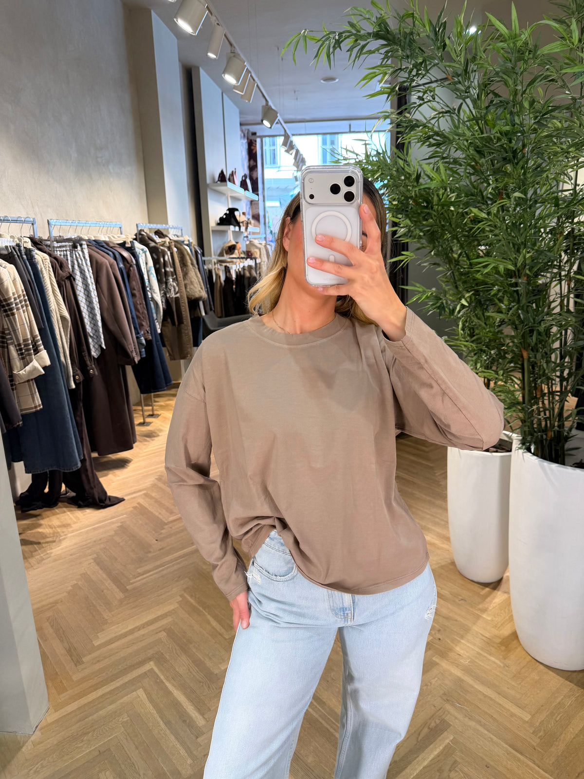 T-SHIRT m/lunga a scatoletta