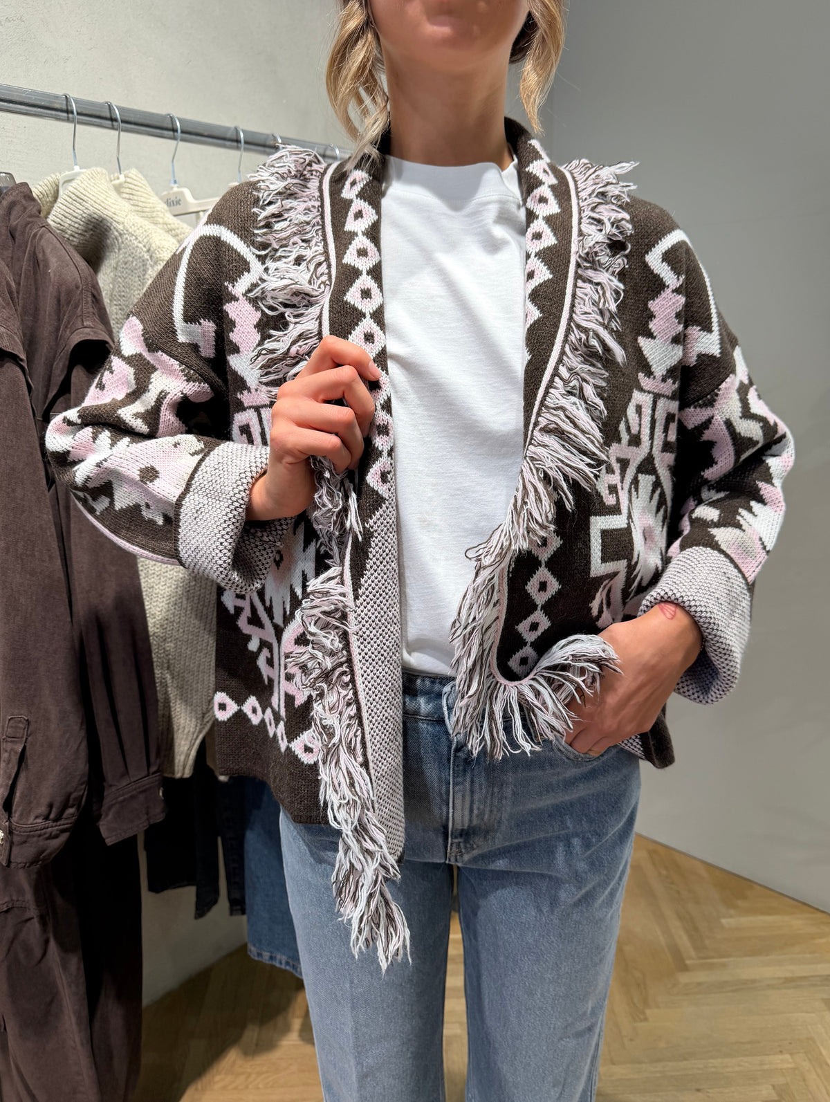 KNITWEAR