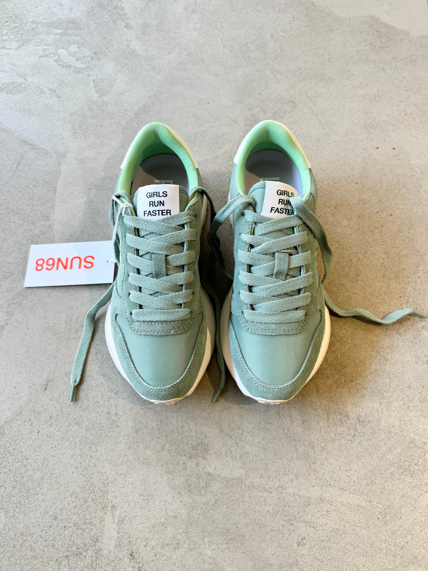 SNEAKER ALLY SOLID