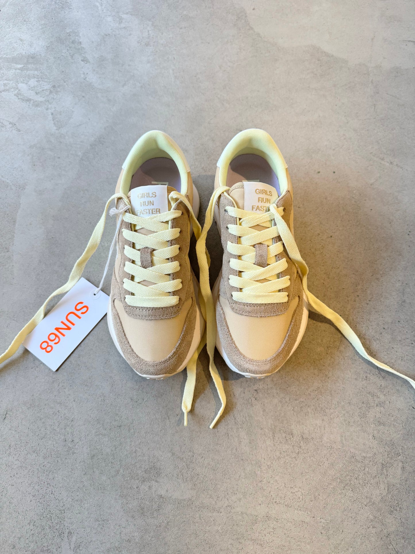 SNEAKER ALLY SOLID