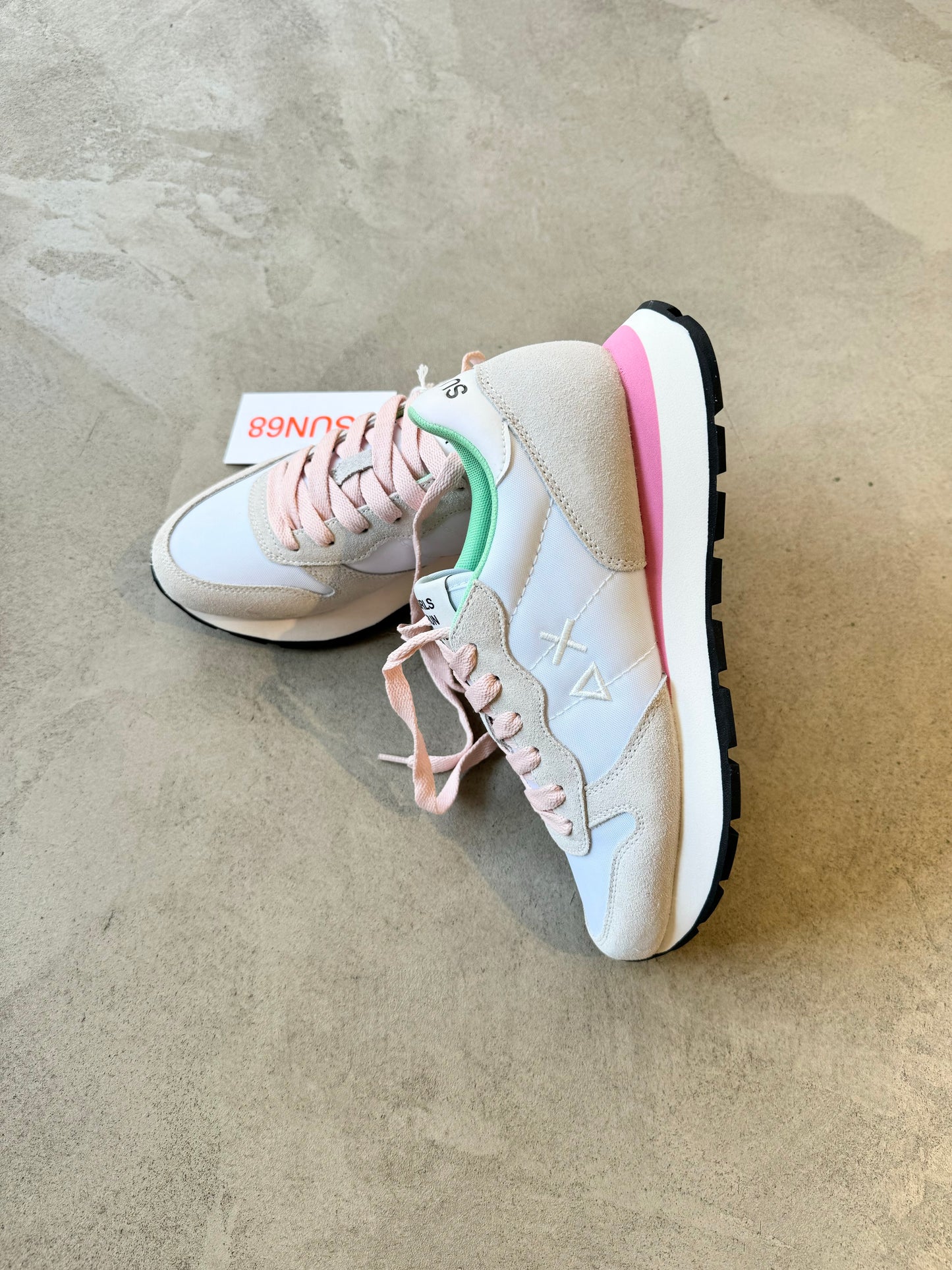 SNEAKER ALLY SOLID