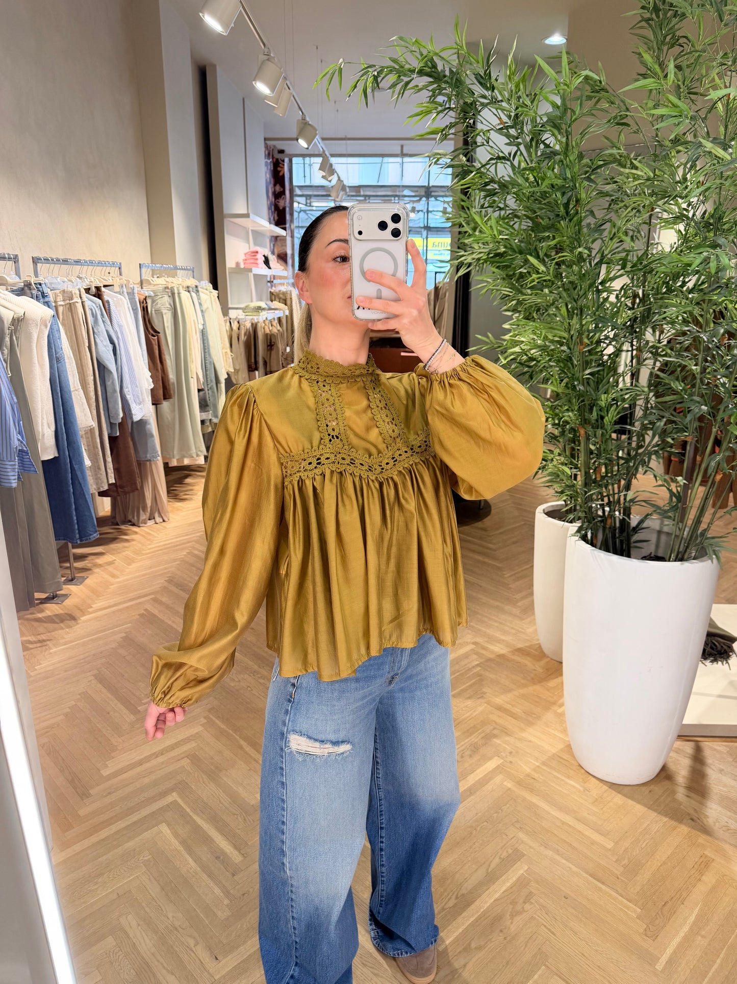 BLUSA
