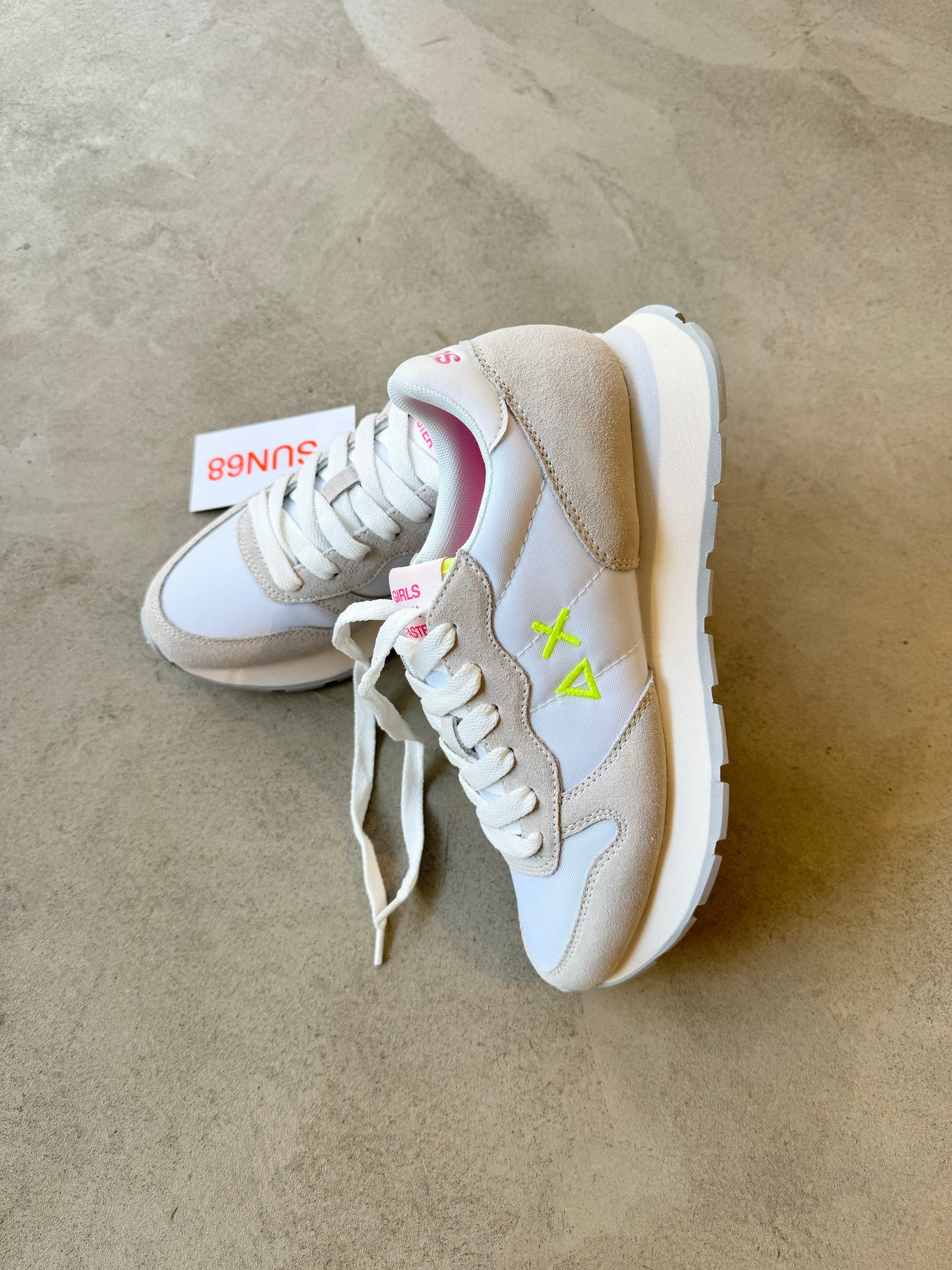 SNEAKER ALLY SOLID