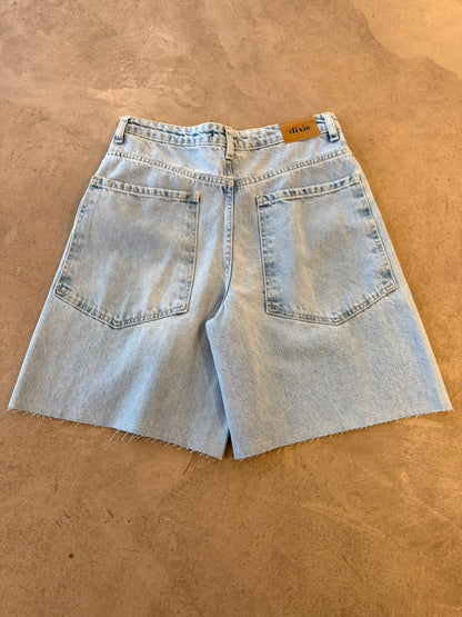 BERMUDA JEANS