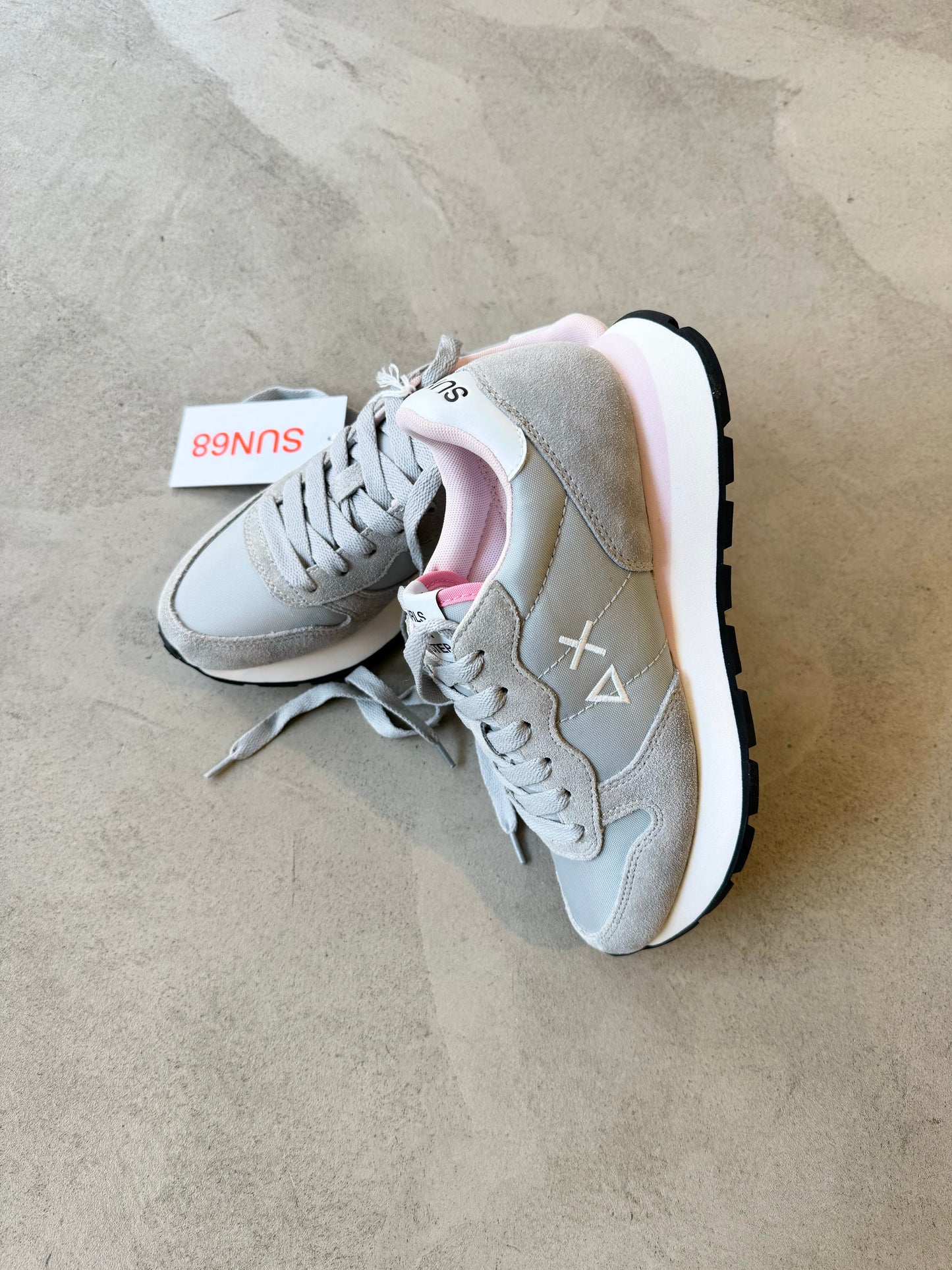 SNEAKER ALLY SOLID