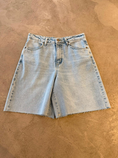 BERMUDA JEANS